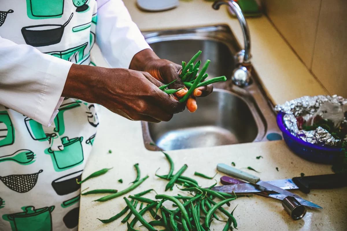Can Cats Eat Green Beans? Safe Snack Serving Tips — PurrWise guide